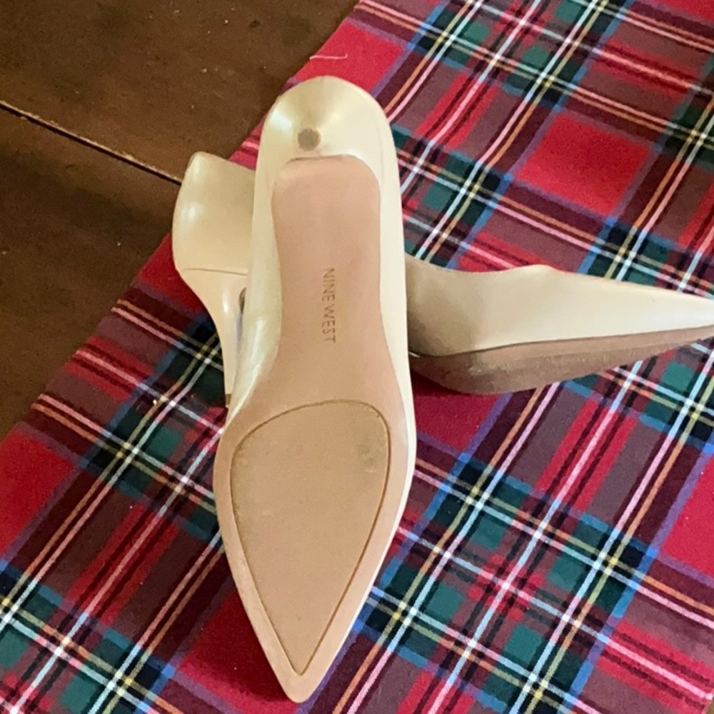 Nine West Cream Pointed Toe Heels - Picture 3 of 4